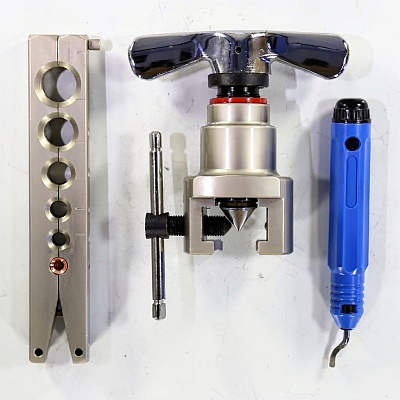Rolling machine CT-N806A-D eccentric 1 die (1/4" - 3/4", 6mm-19mm), blue suitcase