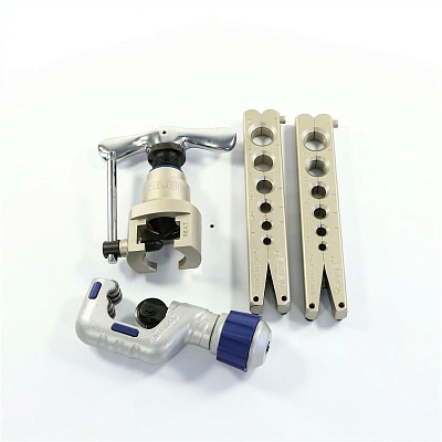 Вальцовка VFT-808-MIS 2 плашки 1/4"-3/4" + 6-19мм пласт.кейс VALUE Вальцовка VFT-808-MIS 2 плашки 1/4"-3/4" + 6-19мм пласт.кейс VALUE