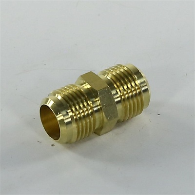 Переходник 5/8M x 5/8M SAE (внеш-внеш) Переходник 5/8M x 5/8M SAE (внеш-внеш)