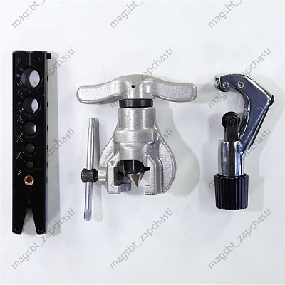Rolling machine CT-806A-S eccentric 1 die 1/4" - 3/4", red suitcase (with pipe cutter) Rolling machine CT-806A-S eccentric 1 die 1/4" - 3/4", red suitcase (with pipe cutter)