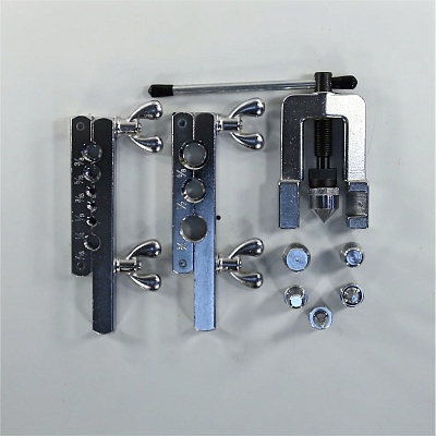 Вальцовка FC(CT)-275L-A 2 плашки 1/8"-7/16" + 1/2"-3/4" пласт кейс Вальцовка FC(CT)-275L-A 2 плашки 1/8"-7/16" + 1/2"-3/4" пласт кейс