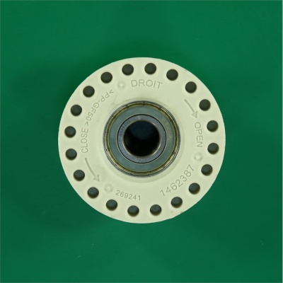 Суппорт(опора) ELECTROLUX Cod 061 4071306502 пласт подш 6204 сальник 30X46,5X8,7/13 левая резьба photo 2432268