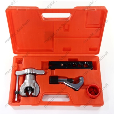 Flaring machine CT-806A-L eccentric 1 die 1/4" - 3/4", red suitcase (with pipe cutter and reamer) photo 2272911 Flaring machine CT-806A-L eccentric 1 die 1/4" - 3/4", red suitcase (with pipe cutter and reamer) photo 2272911