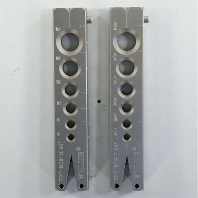 Вальцовка VFT-808L-MI 2 плашки 1/4"-3/4" + 6-19мм пласт.кейс VALUE photo 2389061 Вальцовка VFT-808L-MI 2 плашки 1/4"-3/4" + 6-19мм пласт.кейс VALUE photo 2389061