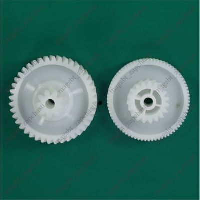 Шестеренка мясорубки ROLSEN D66/21,5мм h66мм z41/9 кос/прям Ø62/31мм h24,5мм z74/19 кос/кос photo 2410703 Шестеренка мясорубки ROLSEN D66/21,5мм h66мм z41/9 кос/прям Ø62/31мм h24,5мм z74/19 кос/кос photo 2410703
