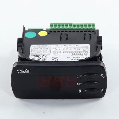 Блок управления DANFOSS 2 датчика EKC 202D 084B8536 (974) photo 2388677 Блок управления DANFOSS 2 датчика EKC 202D 084B8536 (974) photo 2388677