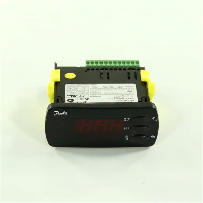 Блок управления DANFOSS 2 датчика EKC 210 084B8520 (974) photo 2416362 Блок управления DANFOSS 2 датчика EKC 210 084B8520 (974) photo 2416362